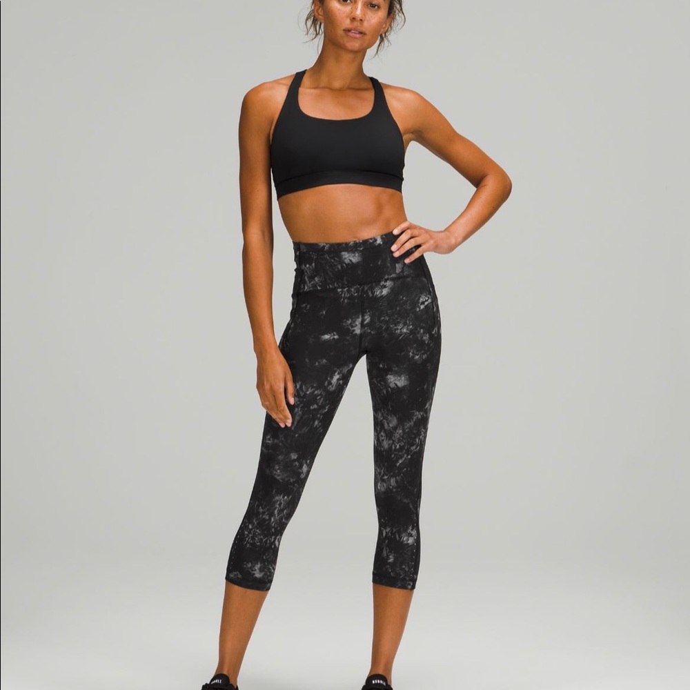 Lululemon Swift Speed High Rise Crop 21”